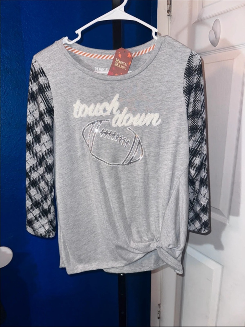 Womens' Light Gray Scoopneck 'Touchdown' Knit Top with Plaid Sleeves